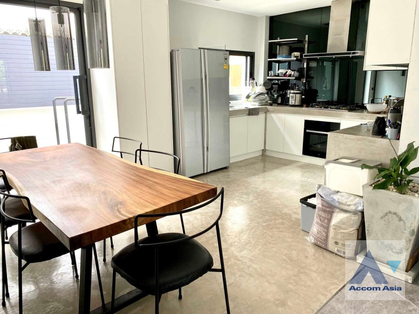  1  3 br House For Sale in Pattanakarn ,Bangkok BTS On Nut at Krong Thong Village  AA35255