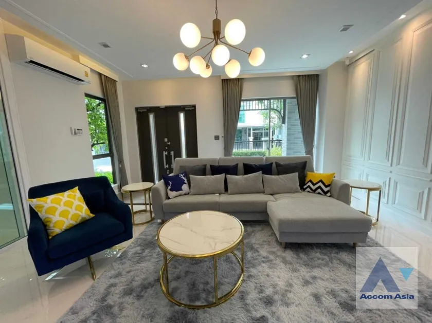 unit 4 Bedrooms  House For Rent & Sale in Samutprakan, Samutprakan  near ARL Ratchaprarop (AA35259)