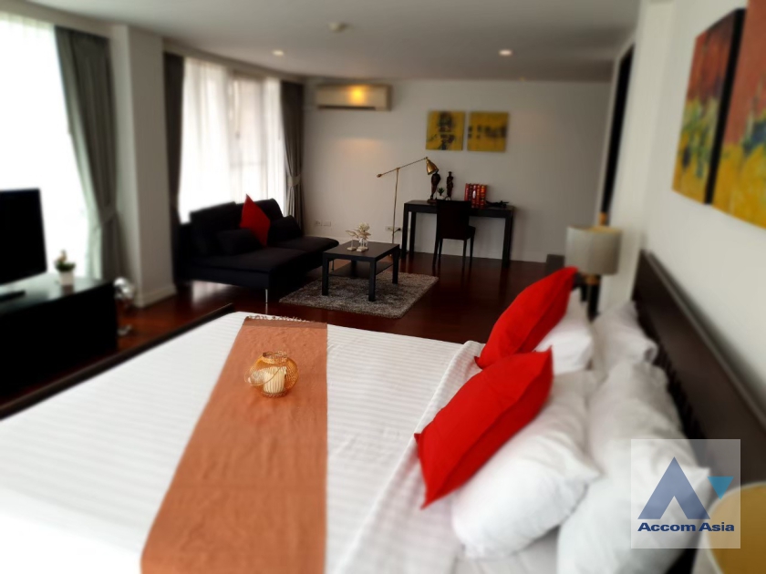 7  4 br Apartment For Rent in Silom ,Bangkok BTS Surasak at High-end Low Rise  AA35268