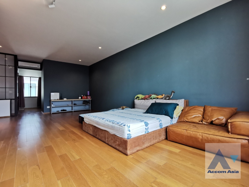  2  3 br Townhouse For Sale in Krungthep Kreetha ,Bangkok  at Nirvana Define Srinakarin-Rama9 AA35276