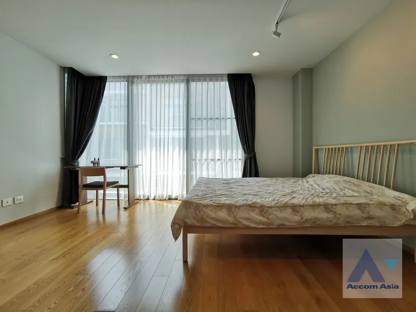  1  3 br Townhouse For Sale in Krungthep Kreetha ,Bangkok  at Nirvana Define Srinakarin-Rama9 AA35276