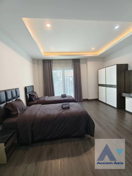 13  4 br House for rent and sale in Sukhumvit ,Bangkok BTS Ekkamai AA35280