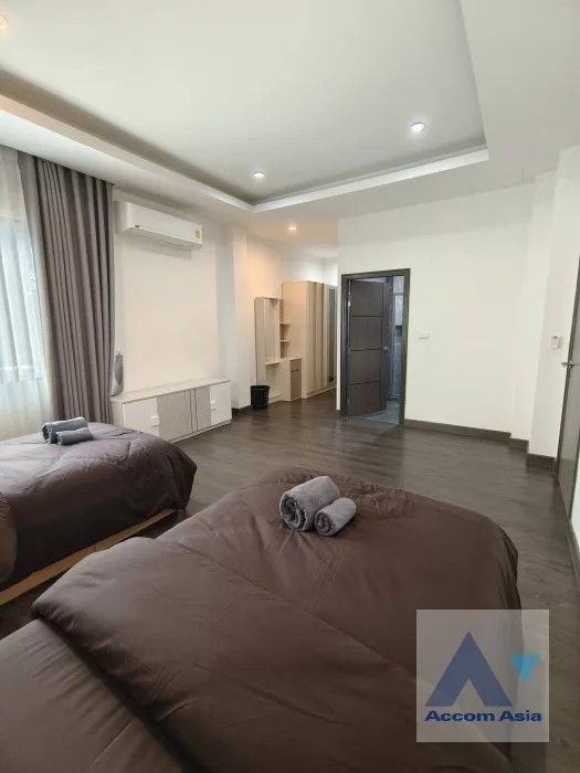 17  4 br House for rent and sale in Sukhumvit ,Bangkok BTS Ekkamai AA35280
