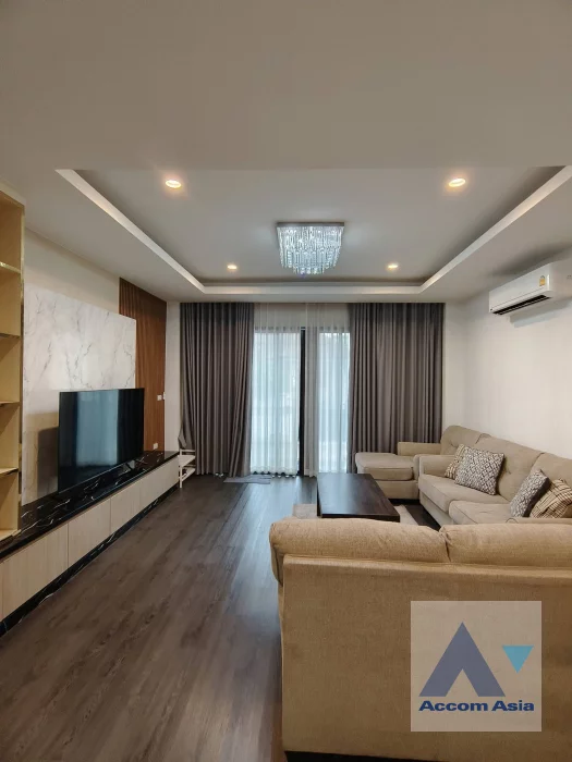 unitFully Furnished, Home Office, Pet friendly | Pet-Friendly Modern 3-Storey House with Spacious Balcony and Large Living Area (AA35280)