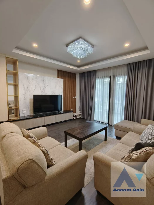 unitFully Furnished, Home Office, Pet friendly | Pet-Friendly Modern 3-Storey House with Spacious Balcony and Large Living Area (AA35280)