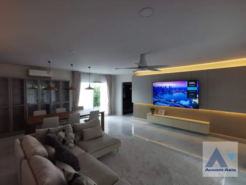  1  6 br Townhouse For Rent in Samutprakan ,  at Bangna House AA35283
