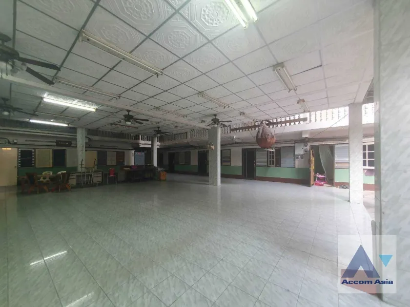 unit Land For Sale in Sukhumvit, Bangkok  near BTS Phra khanong (AA35285)