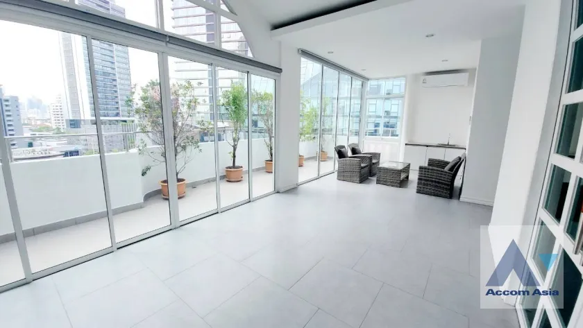 unit 3 Bedrooms  Apartment For Rent in Sukhumvit, Bangkok  near BTS Thong Lo (AA35300)