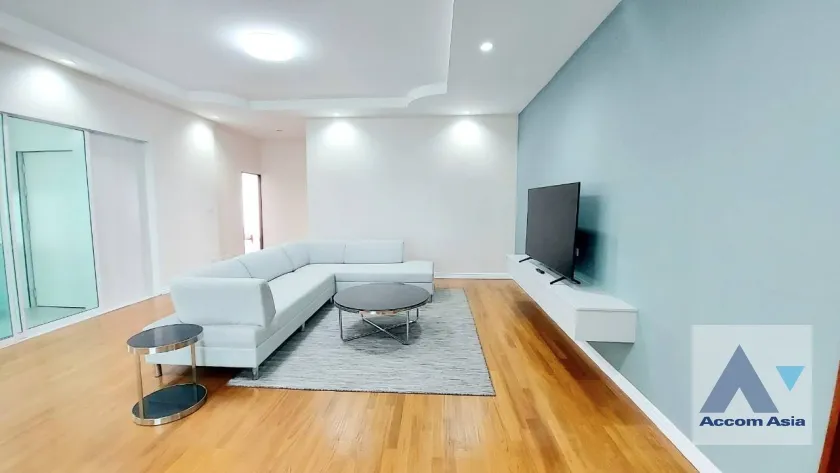 unit 3 Bedrooms  Apartment For Rent in Sukhumvit, Bangkok  near BTS Thong Lo (AA35300)