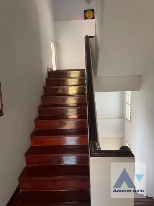 7  5 br House for rent and sale in Phaholyothin ,Bangkok BTS Saphan-Kwai AA35307