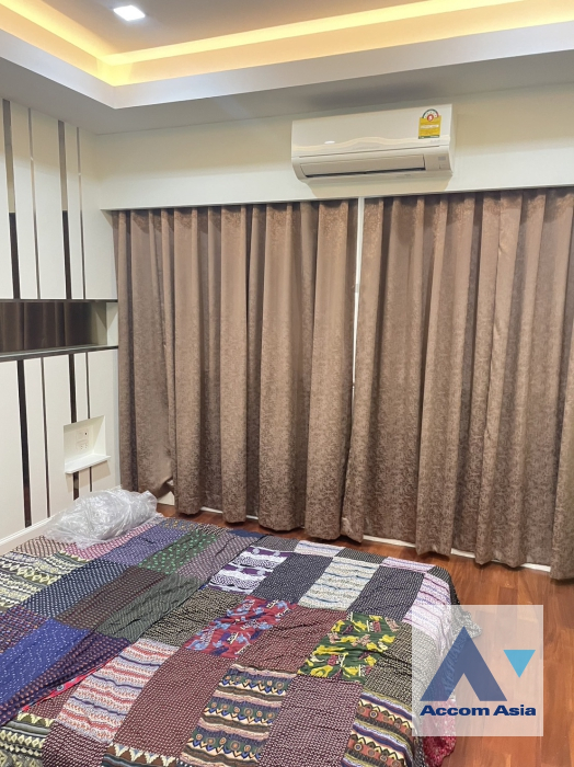 4  2 br House For Rent in Sathorn ,Bangkok BRT Thanon Chan AA35309