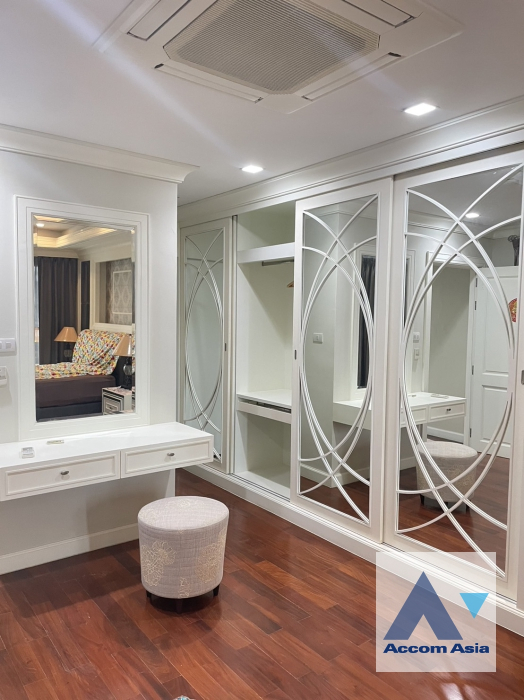 5  2 br House For Rent in Sathorn ,Bangkok BRT Thanon Chan AA35309