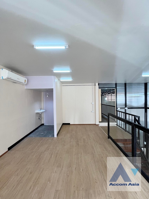 7  Warehouse For Rent in Ratchadaphisek ,Bangkok MRT Thailand Cultural Center - MRT Rama 9 AA35322