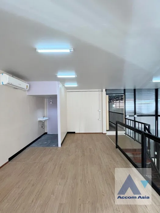 7  Warehouse For Rent in Ratchadaphisek ,Bangkok MRT Thailand Cultural Center - MRT Rama 9 AA35322