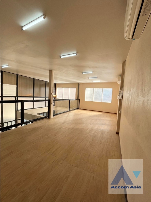 16  Warehouse For Rent in Ratchadaphisek ,Bangkok MRT Thailand Cultural Center - MRT Rama 9 AA35322