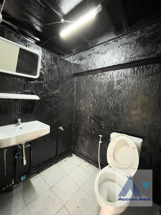 17  Warehouse For Rent in Ratchadaphisek ,Bangkok MRT Thailand Cultural Center - MRT Rama 9 AA35322