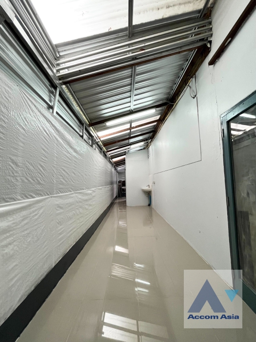 10  Warehouse For Rent in Lat Phrao ,Bangkok  AA35323