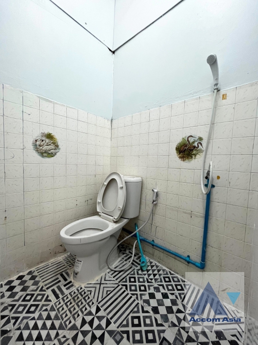 13  Warehouse For Rent in Lat Phrao ,Bangkok  AA35323