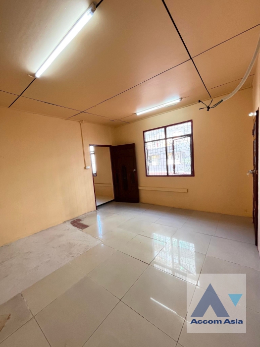 12  Warehouse For Rent in Ratchadaphisek ,Bangkok  AA35324