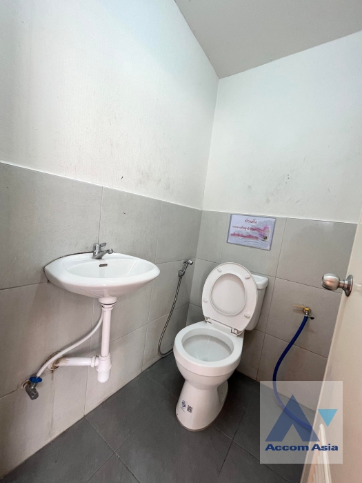 13  Warehouse For Rent in Ratchadaphisek ,Bangkok  AA35324