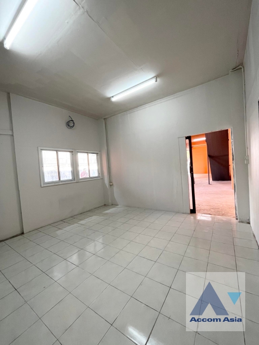  1  Warehouse For Rent in Ratchadaphisek ,Bangkok  AA35324