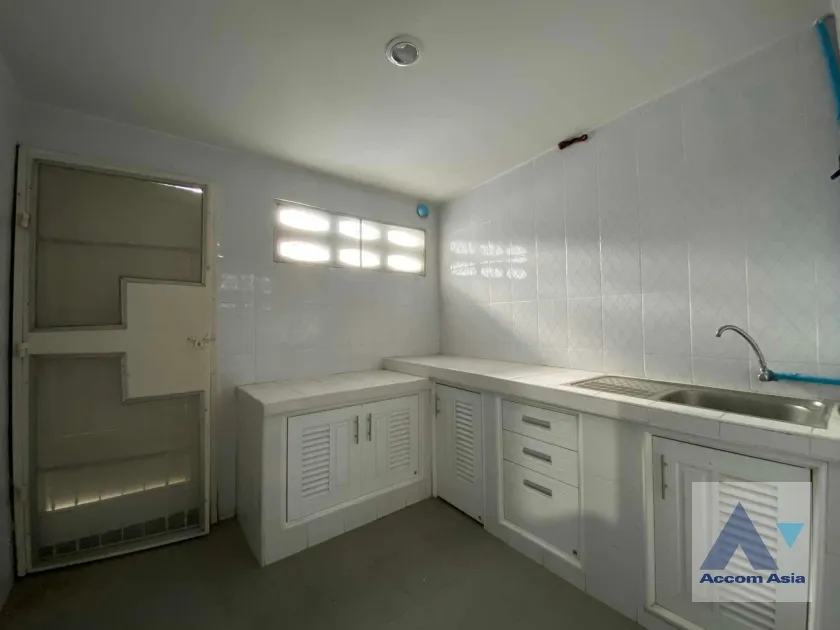 5  3 br House For Rent in Sukhumvit ,Bangkok BTS Punnawithi at Saranchit 2 Village AA35332