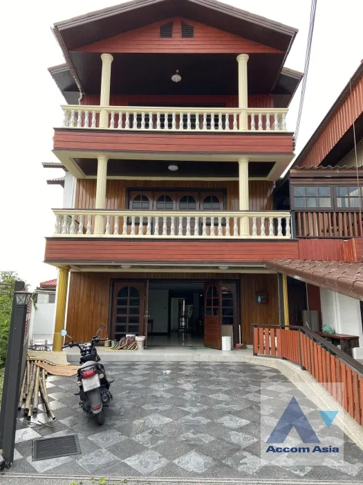 unit 6 Bedrooms  House For Rent in Latkrabang, Bangkok  (AA35352)