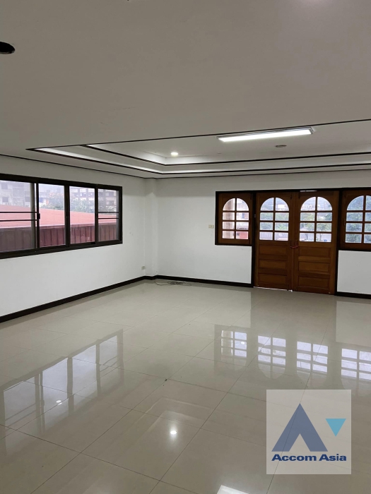8  6 br House For Rent in Latkrabang ,Bangkok  AA35352