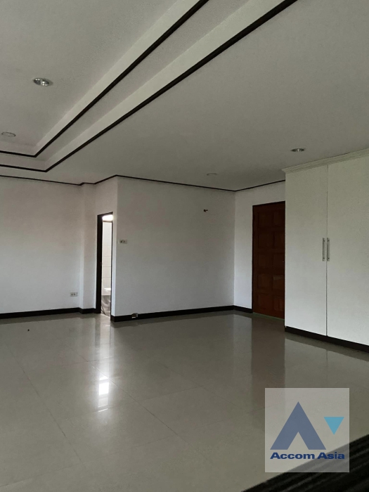 5  6 br House For Rent in Latkrabang ,Bangkok  AA35352