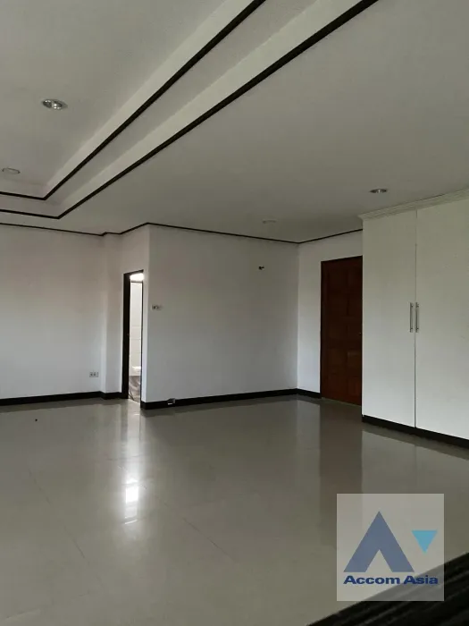 5  6 br House For Rent in Latkrabang ,Bangkok  AA35352