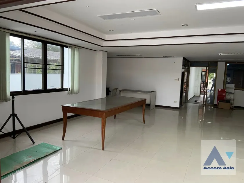  1  6 br House For Rent in Latkrabang ,Bangkok  AA35352
