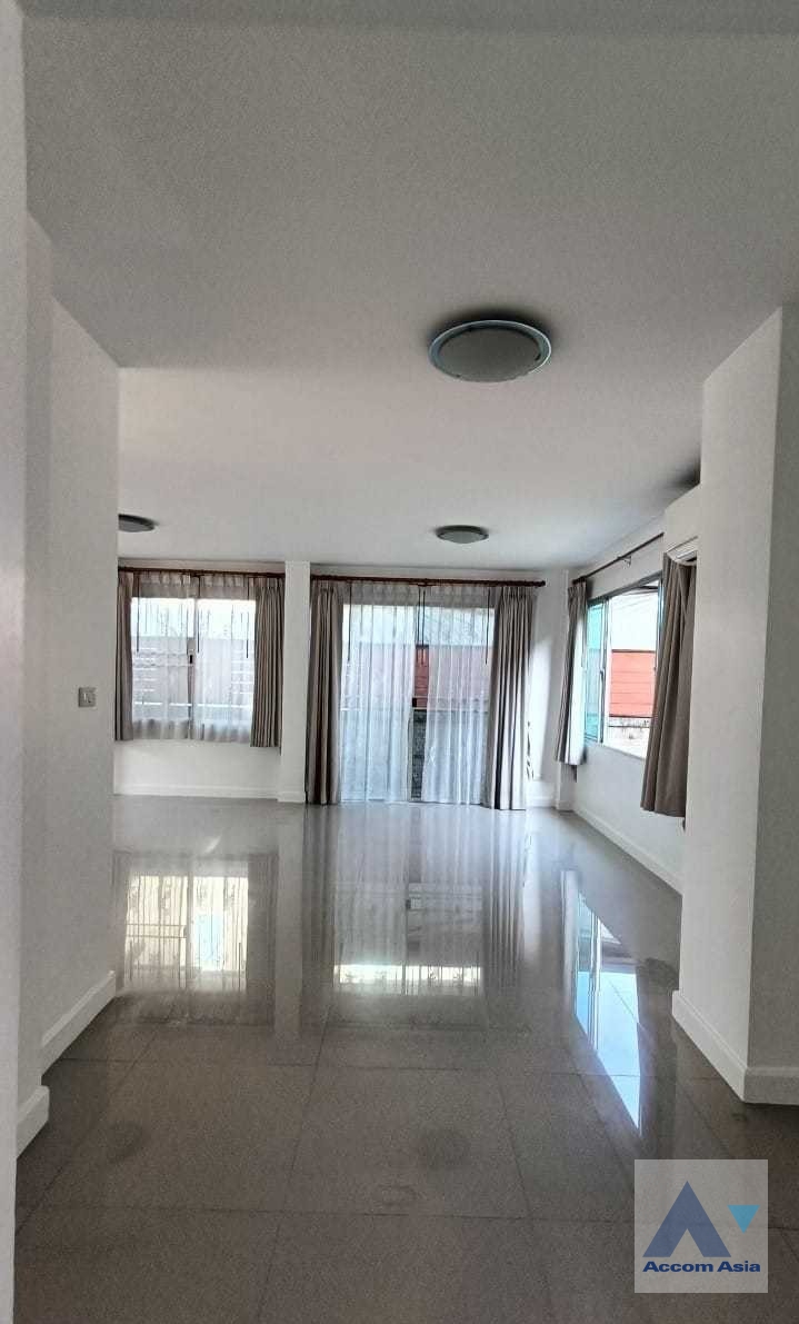  1  3 br House For Rent in Samutprakan ,  at Atoll Maldives Palms AA35362