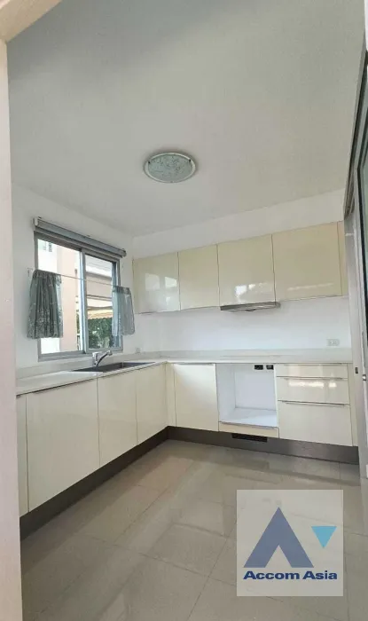 unit 3 Bedrooms  House For Rent in Samutprakan, Samutprakan  (AA35362)