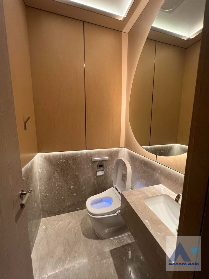 9  1 br Condominium For Rent in Ploenchit ,Bangkok BTS Chitlom at Scope Langsuan AA35365