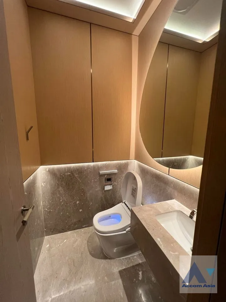 9  1 br Condominium For Rent in Ploenchit ,Bangkok BTS Chitlom at Scope Langsuan AA35365