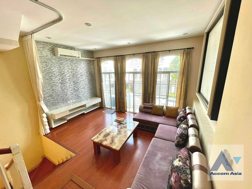 5  3 br Townhouse For Rent in Pattanakarn ,Bangkok ARL Hua Mak at The Metro Rama 9 AA35375