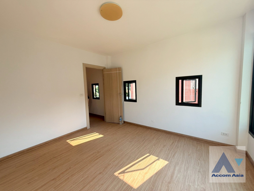 8  3 br House for rent and sale in Sukhumvit ,Bangkok BTS Ekkamai AA35409