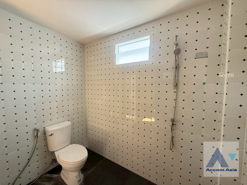 22  3 br House for rent and sale in Sukhumvit ,Bangkok BTS Ekkamai AA35409