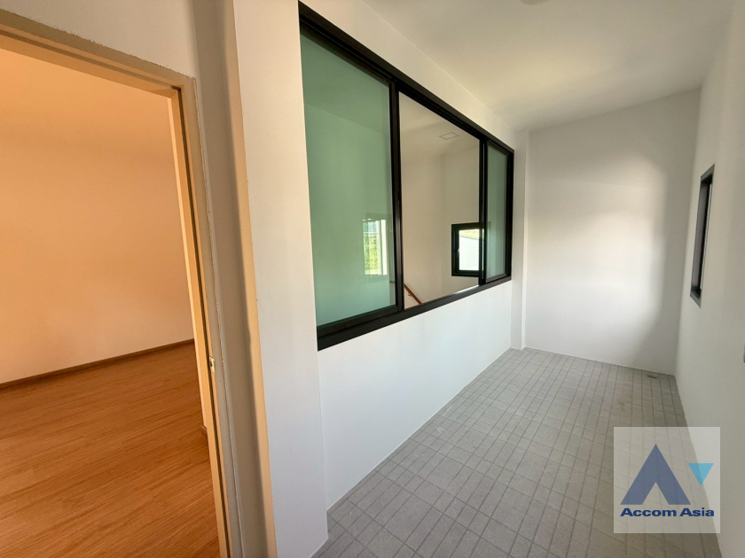 19  3 br House for rent and sale in Sukhumvit ,Bangkok BTS Ekkamai AA35409