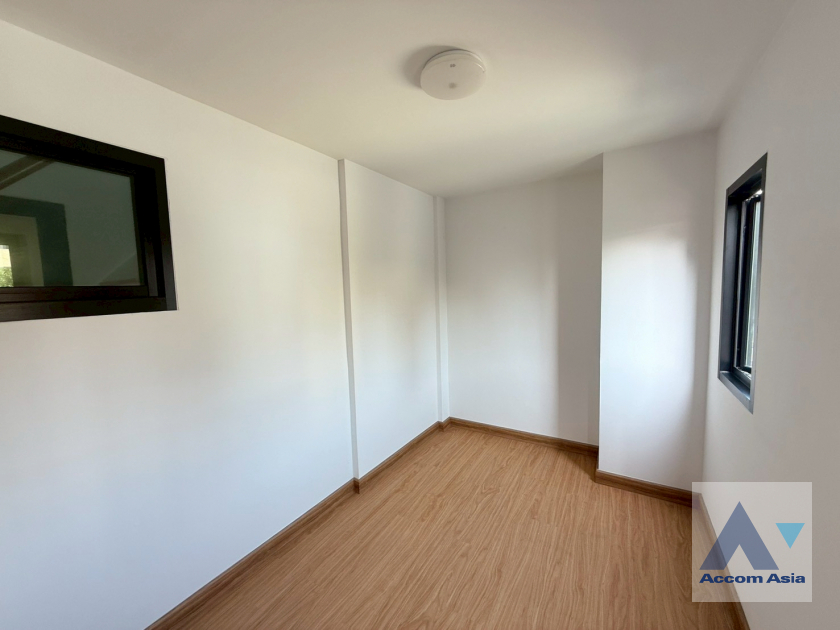 17  3 br House for rent and sale in Sukhumvit ,Bangkok BTS Ekkamai AA35409