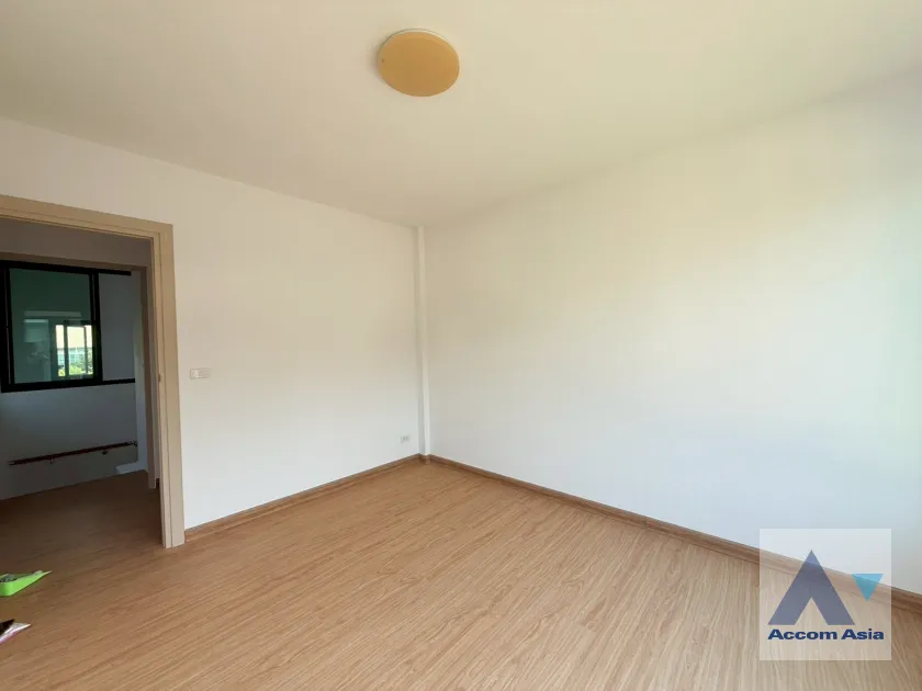 15  3 br House for rent and sale in Sukhumvit ,Bangkok BTS Ekkamai AA35409