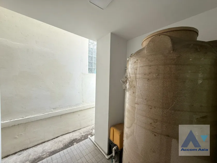 26  3 br House for rent and sale in Sukhumvit ,Bangkok BTS Ekkamai AA35409