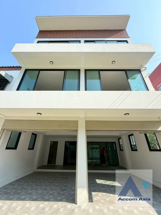 unitHome Office |  3 Bedrooms  House For Rent & Sale in Sukhumvit, Bangkok  near BTS Ekkamai (AA35409)