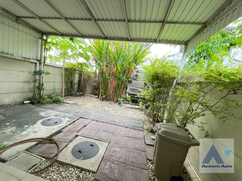 11  4 br House For Rent in Phaholyothin ,Bangkok MRT Lat Phrao AA35413