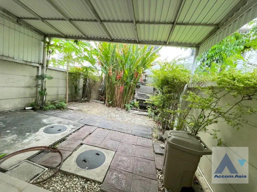 11  4 br House For Rent in Phaholyothin ,Bangkok MRT Lat Phrao AA35413