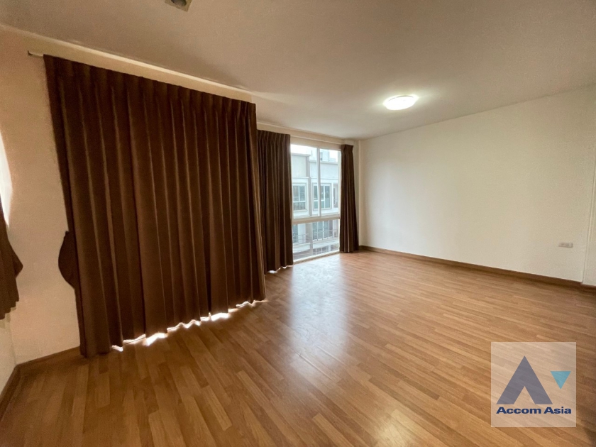  1  4 br House For Rent in Phaholyothin ,Bangkok MRT Lat Phrao AA35413