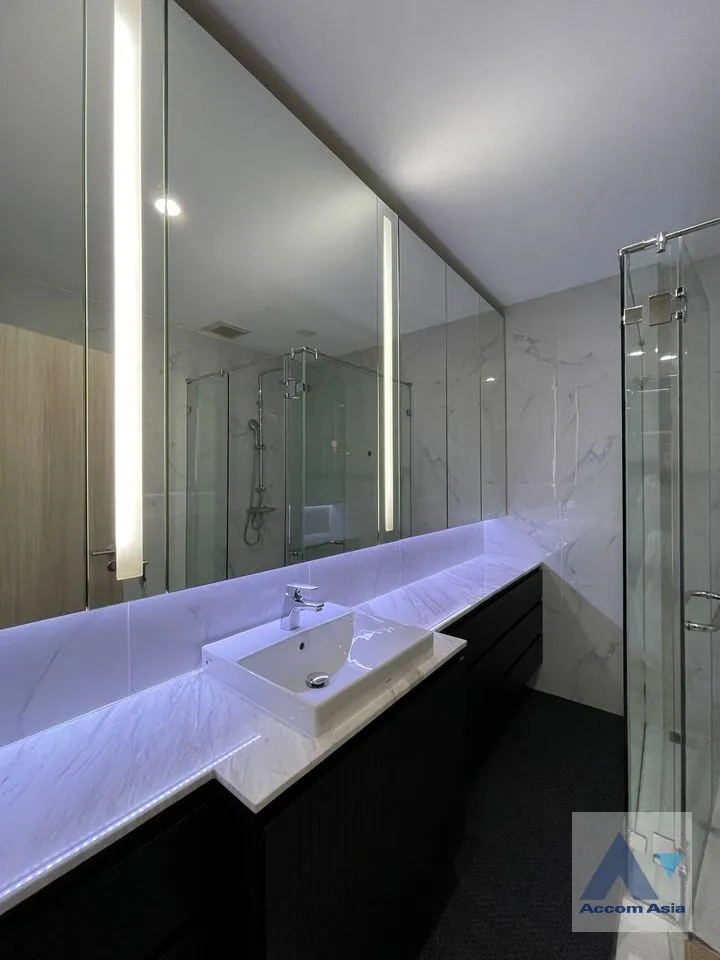 10  2 br Condominium For Rent in Ploenchit ,Bangkok BTS Ploenchit at Noble Ploenchit AA35426