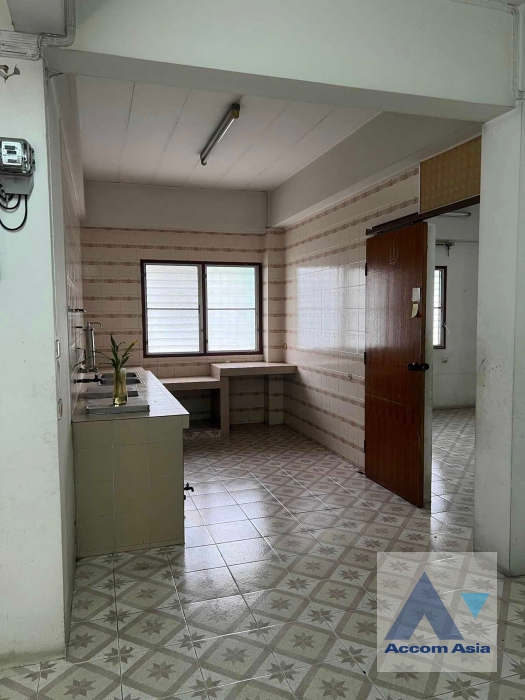 5  Building for rent and sale in Bang Na ,Bangkok  AA35479