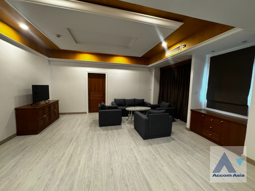  2  3 br Apartment For Rent in Sukhumvit ,Bangkok BTS Nana at Comfortable and Fully Furnished Apartment near BTS AA35504