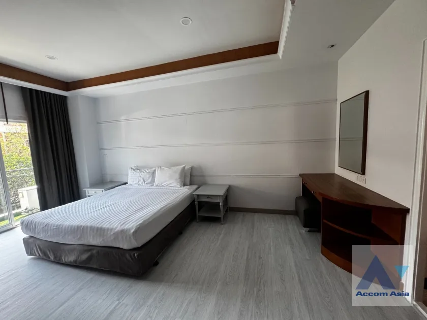 6  3 br Apartment For Rent in Sukhumvit ,Bangkok BTS Nana at Comfortable and Fully Furnished Apartment near BTS AA35504